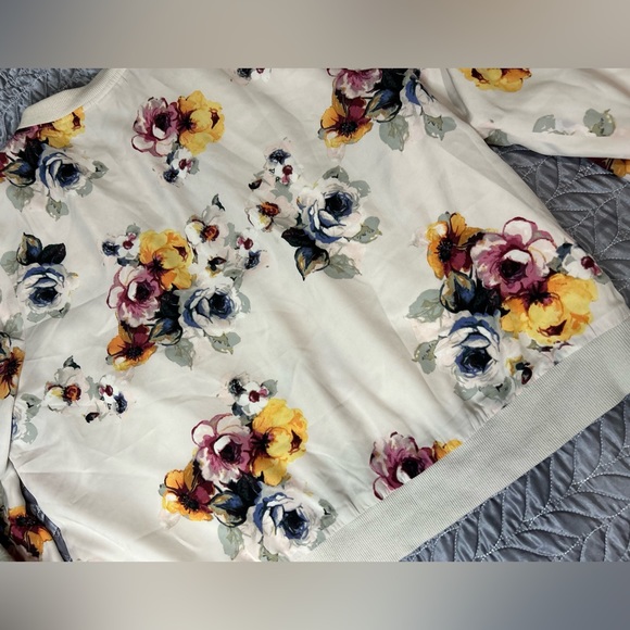 Cozy casual nwot bomber floral jacket - Picture 7 of 12